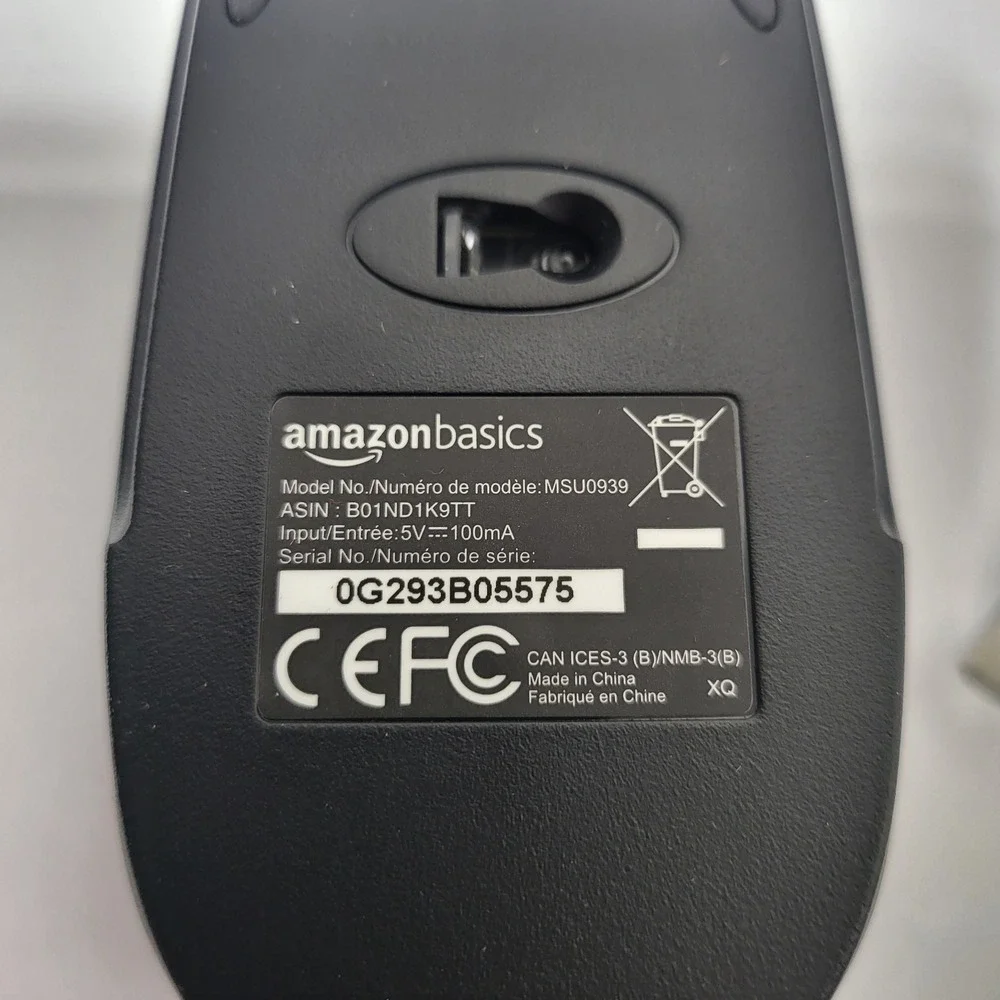 Amazon Basics MSU0939 3-Button USB Wired Optical‎ Computer Mouse Black 